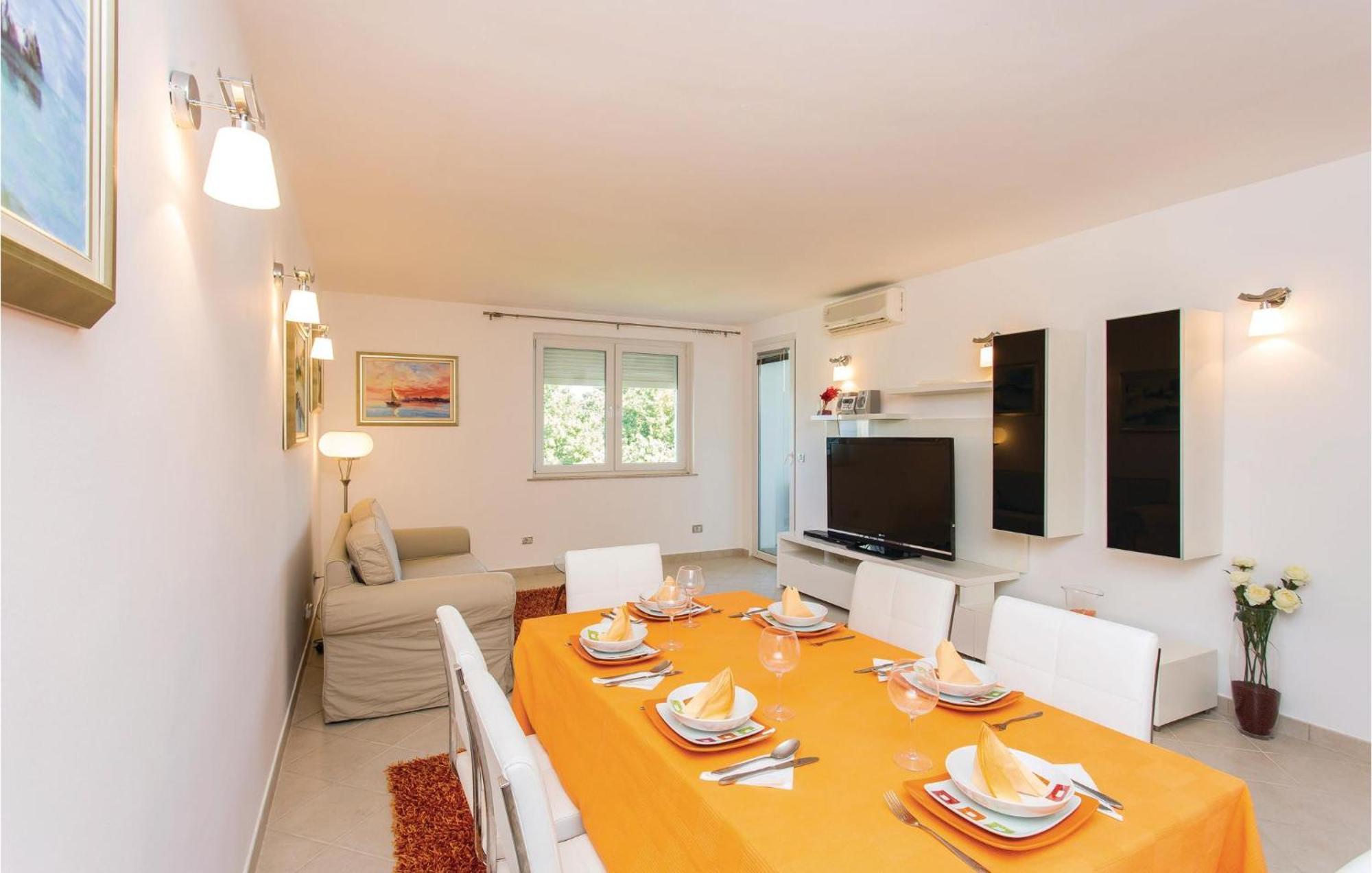 Amazing Apartment In Njivice With Wifi 外观 照片