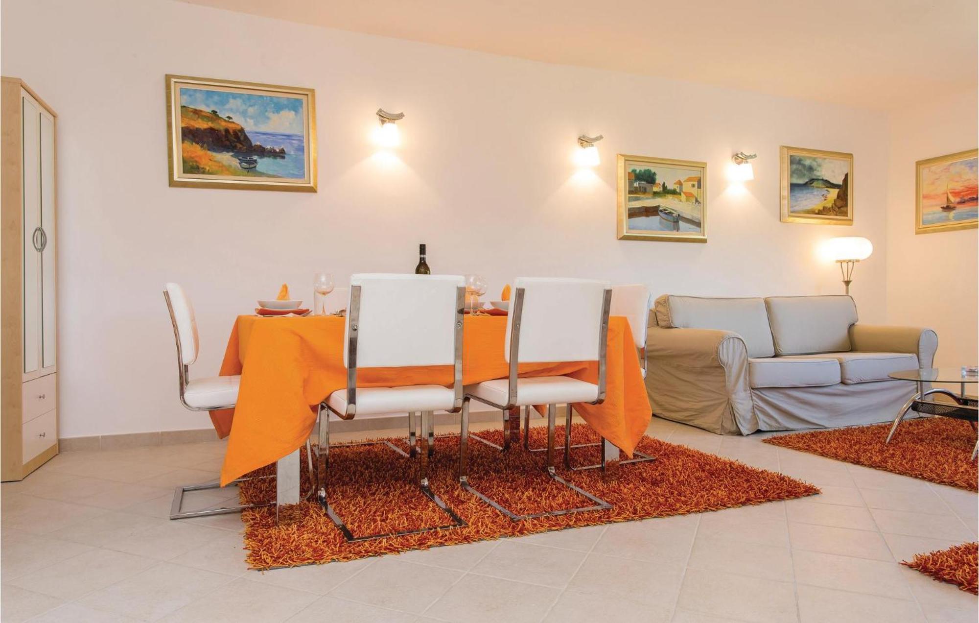 Amazing Apartment In Njivice With Wifi 外观 照片