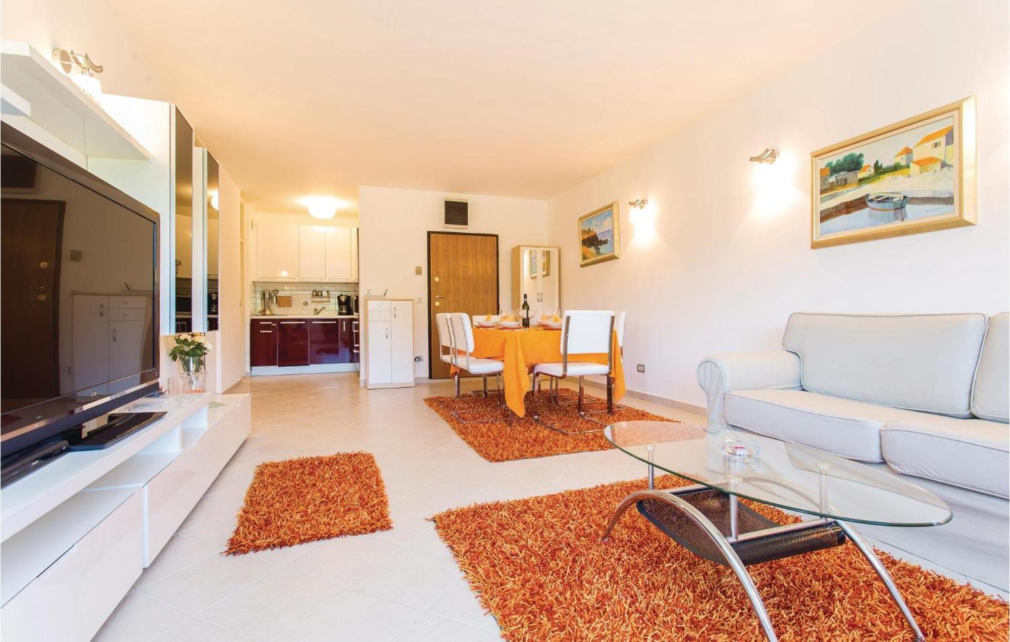 Amazing Apartment In Njivice With Wifi 外观 照片