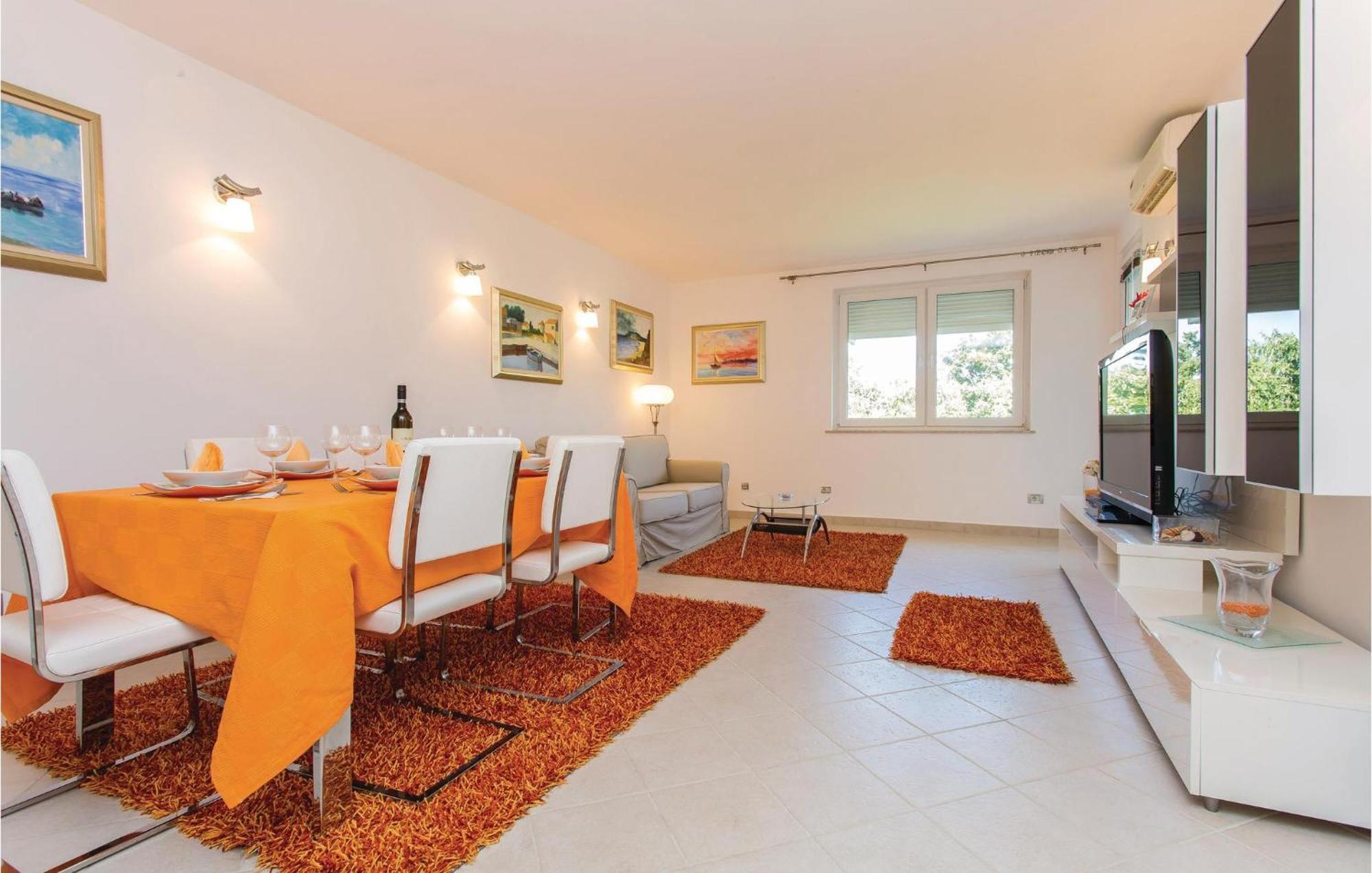 Amazing Apartment In Njivice With Wifi 外观 照片