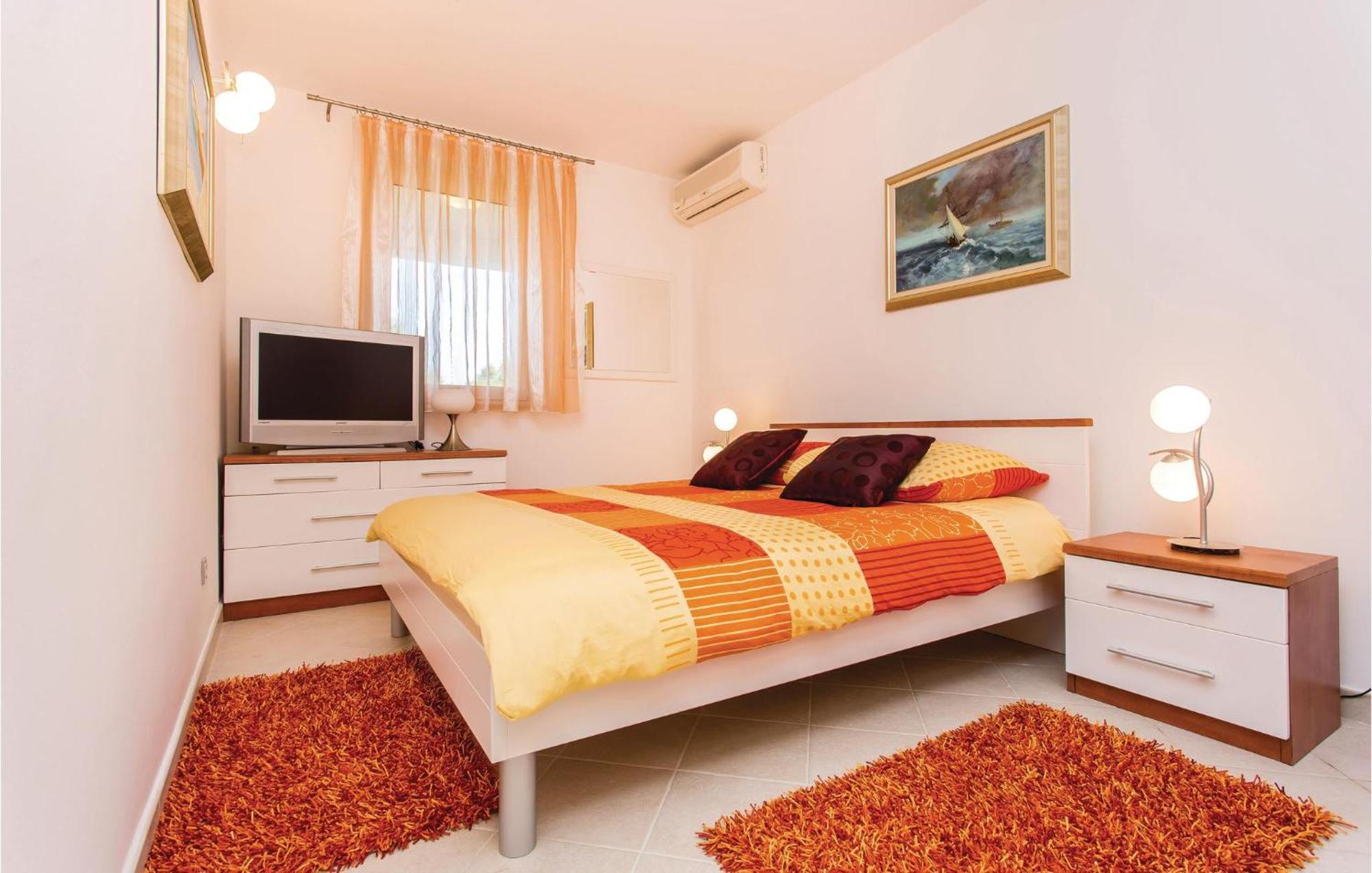 Amazing Apartment In Njivice With Wifi 外观 照片